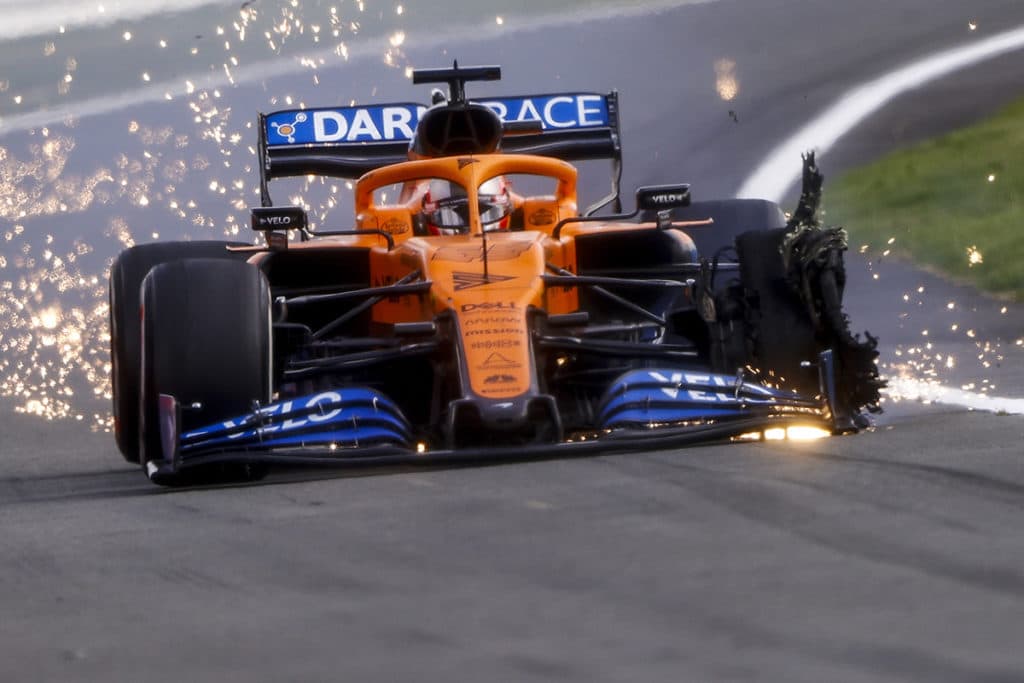 FIA und Pirelli reagieren auf die Reifenplatzer