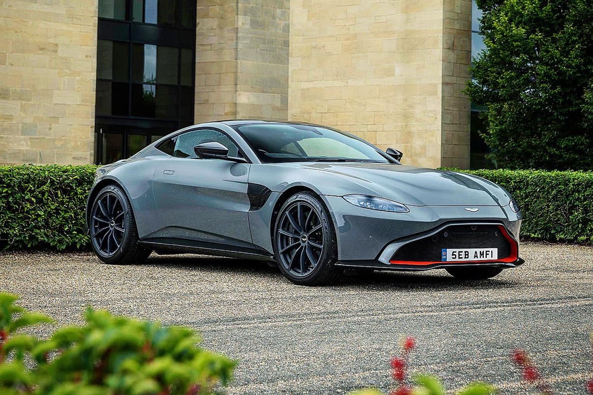 Aston Martin Vantage AMR