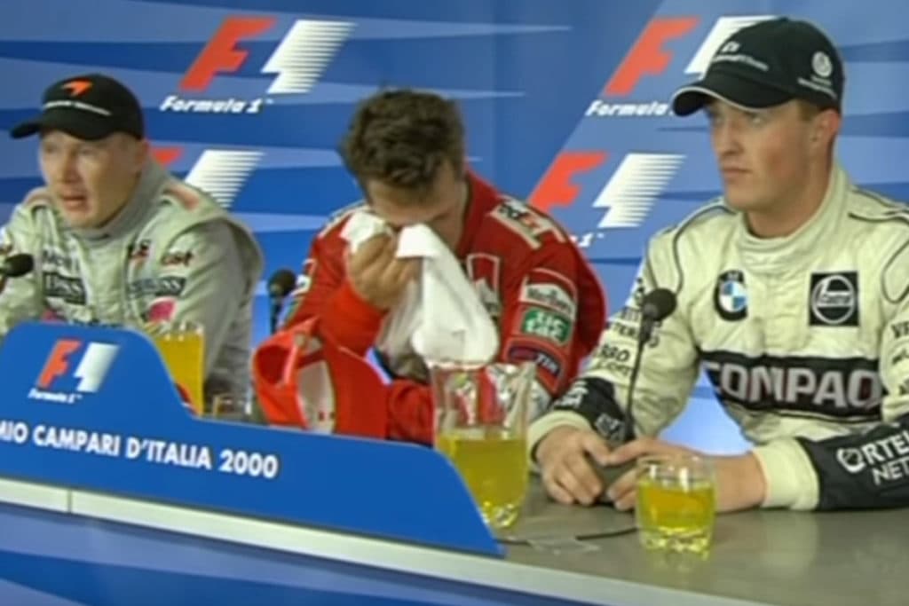 Michael Schumacher bei der Pressekonferenz nach dem Italien Grand Prix 2000. Credit: F1