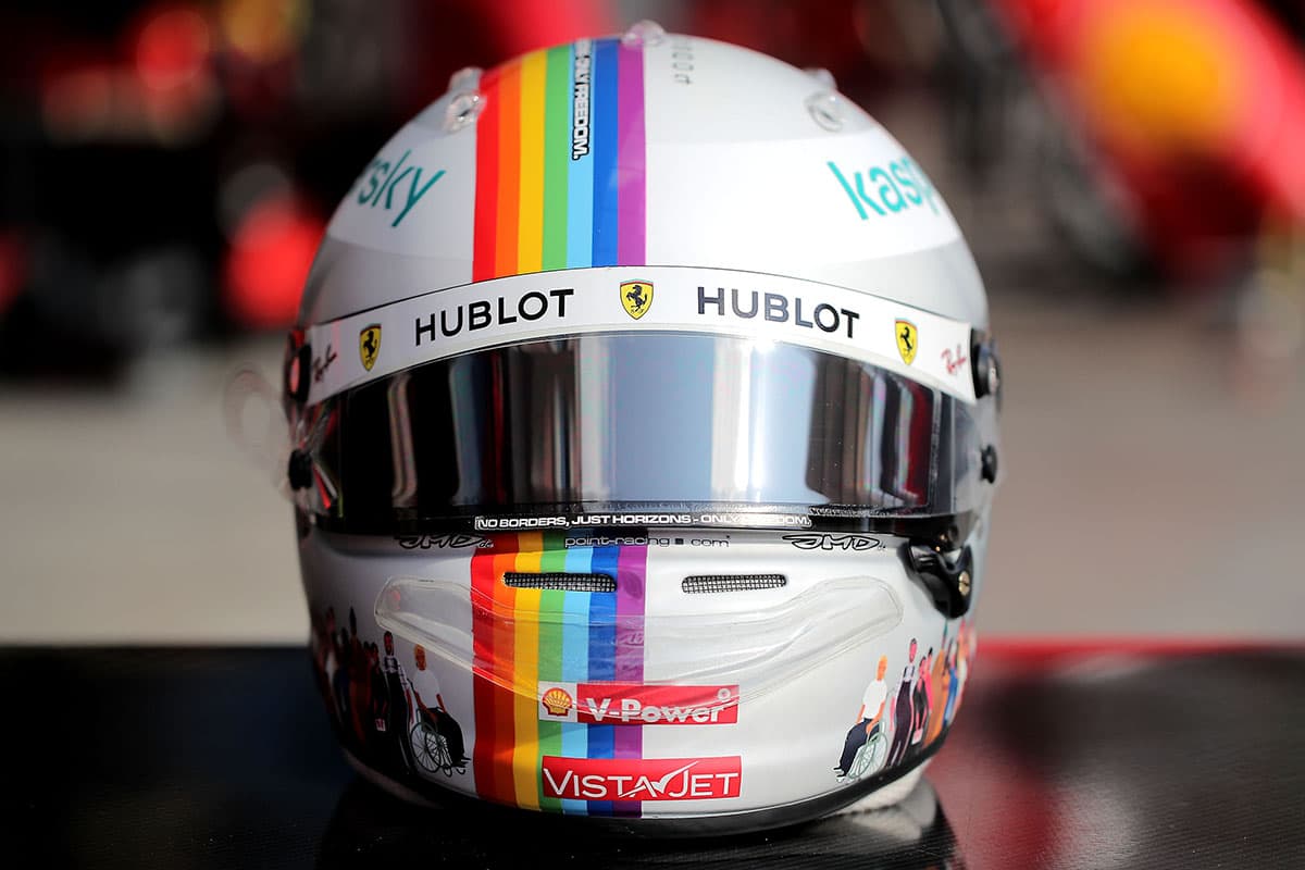 Sebastian Vettels Helm Credit: Ferrari
