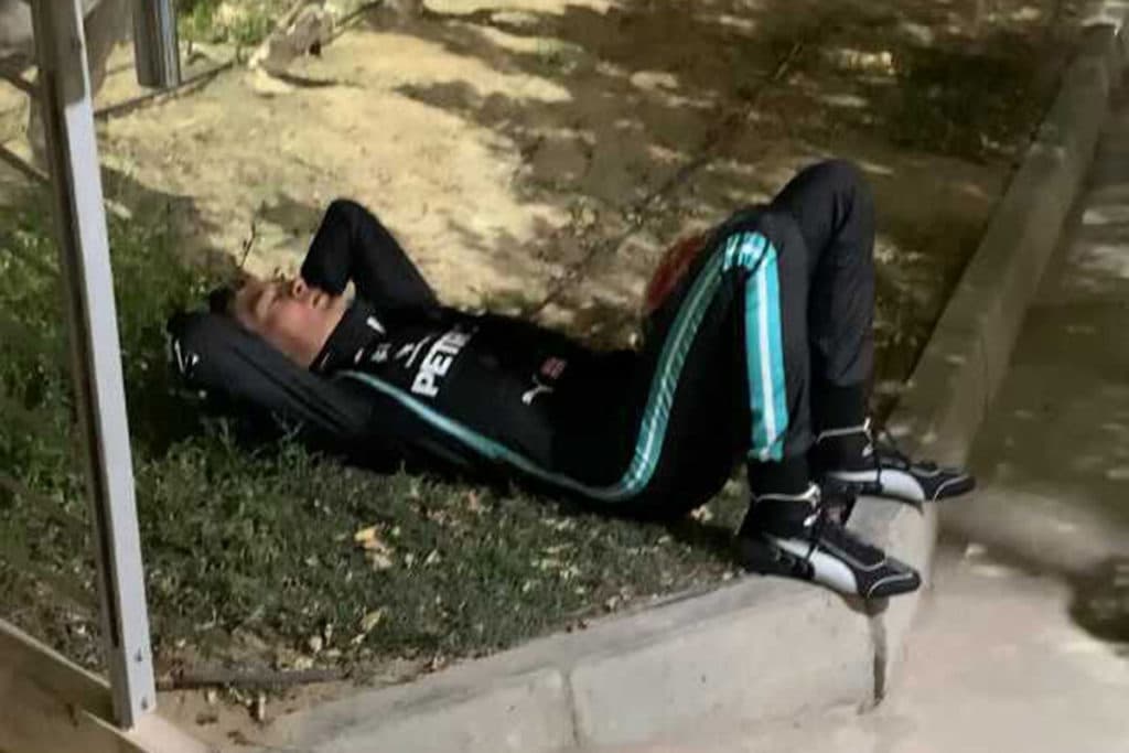 George Russell ist nach dem Rennen am Boden zerstört. Credit: F1