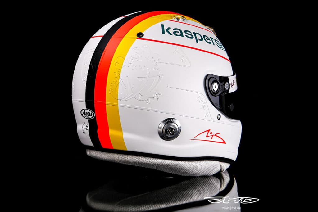 Sebastian Vettel Helm Eifel 2020. Credit: Jens Munser Designs