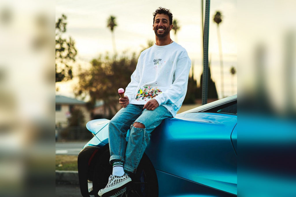 Daniel Ricciardo mit seinem neuen McLaren Credit: Instagram