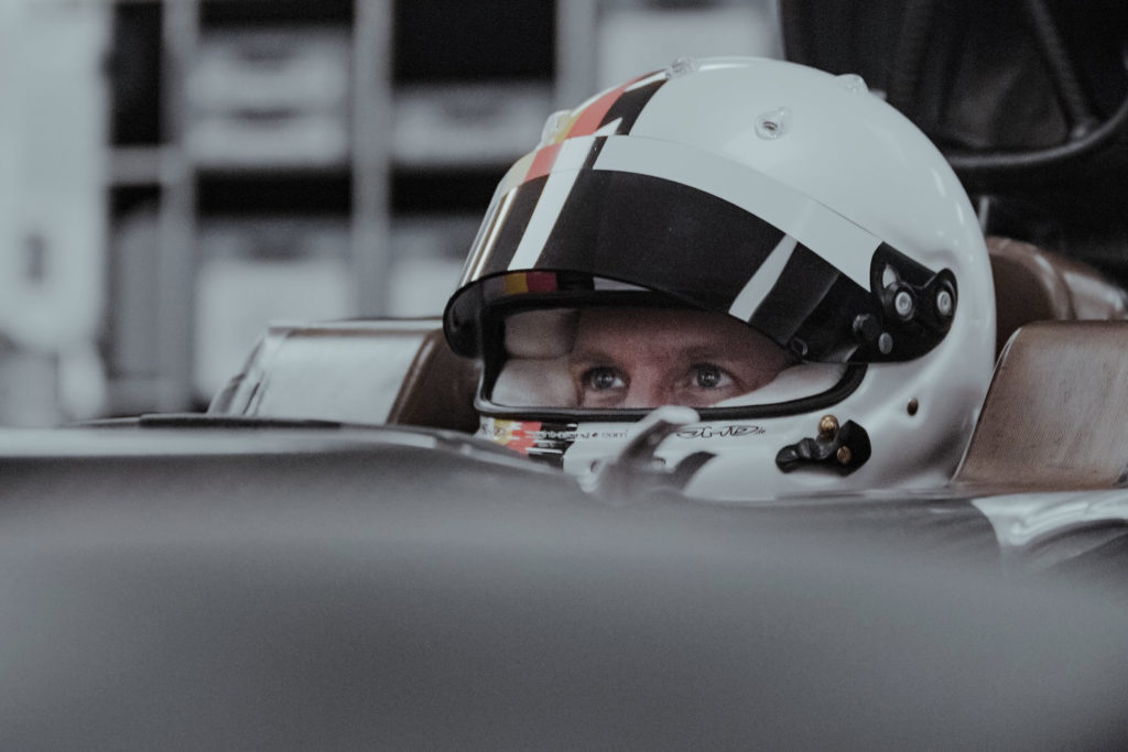Sebastian Vettel Sitzprobe Aston Martin. Credit: Aston Martin