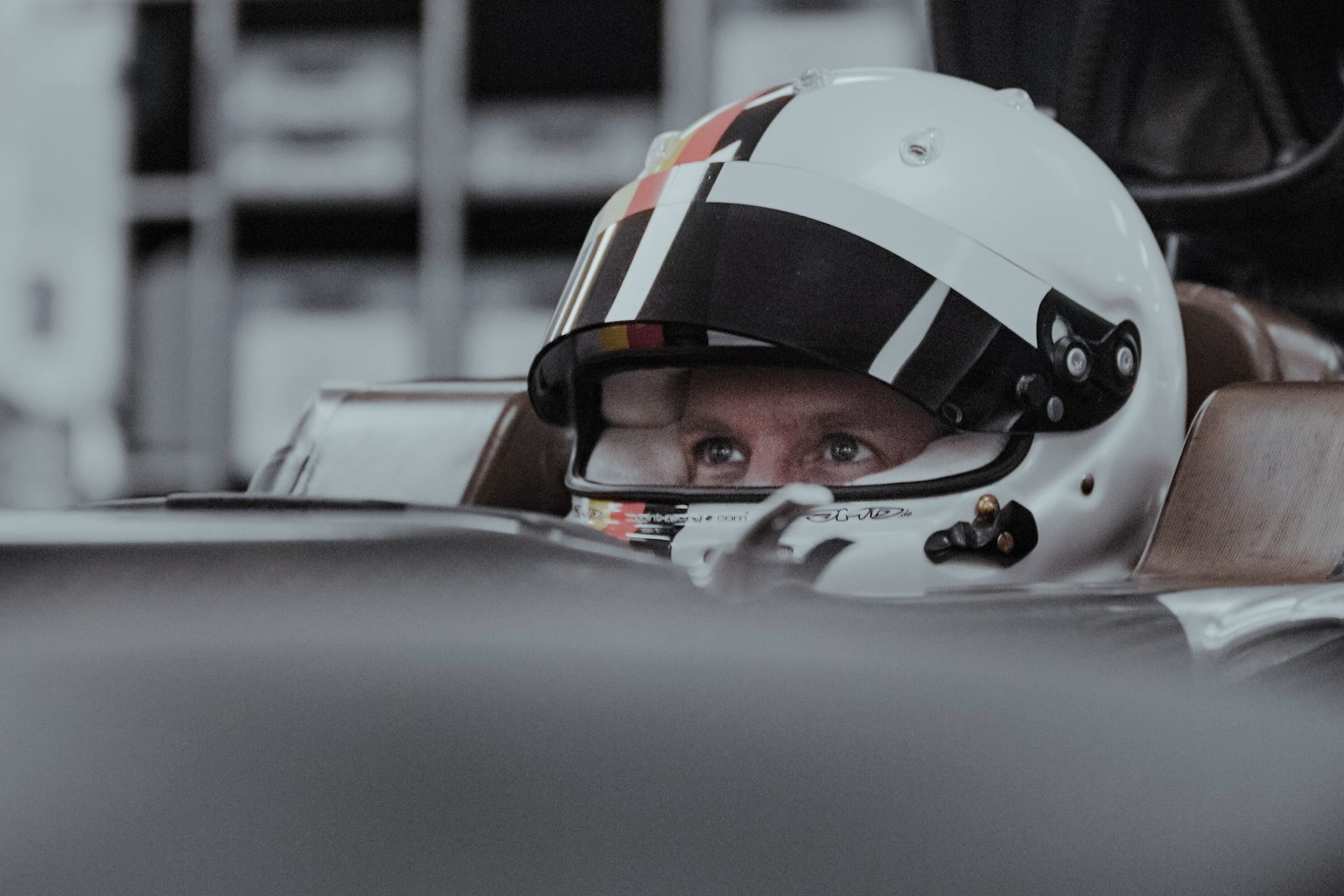 Sebastian Vettel Sitzprobe Aston Martin. Credit: Aston Martin