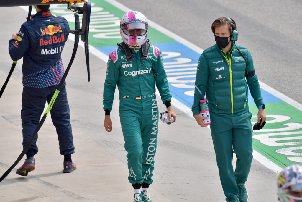 Formel 1 Sebastian Vettel Aston Martin Imola FP3 2021 01