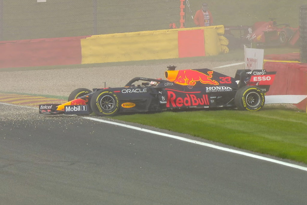 Formel 1 Max Verstappen Crash Spa 2021