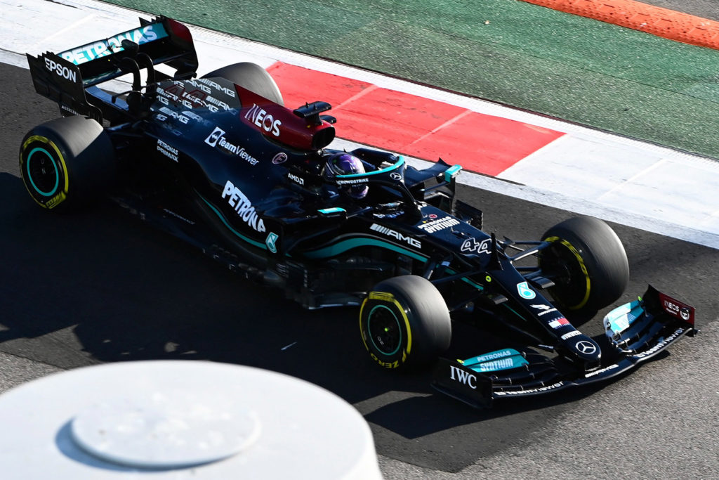 Formel 1 Lewis Hamilton Mercedes Sotschi 2021