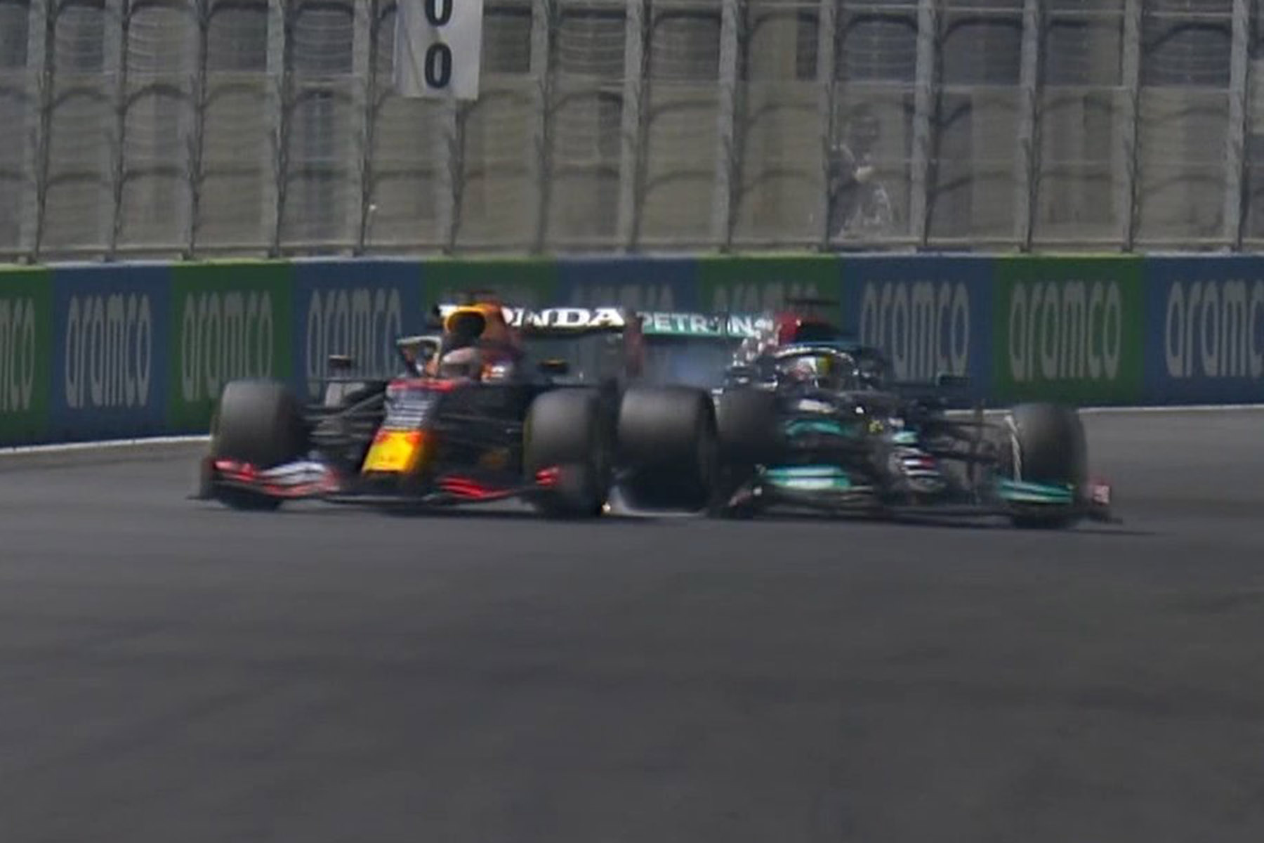 Formel 1 Verstappen Hamilton Crash Saudi Arabien GP 2021