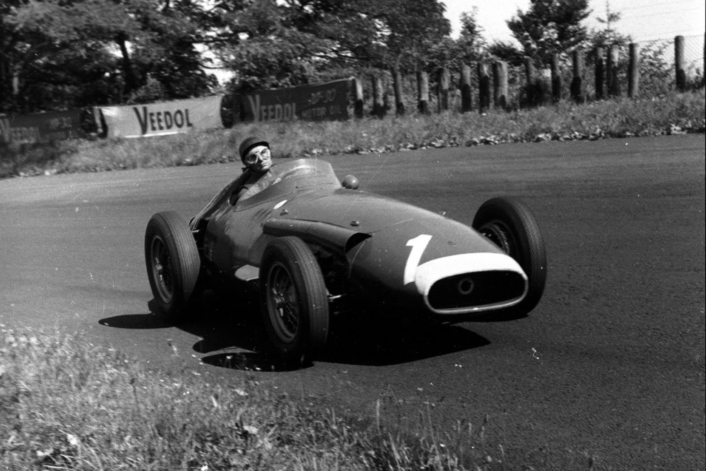 Juan Manuel Fangio 1957 im Maserati 250F. Credit: Maserati