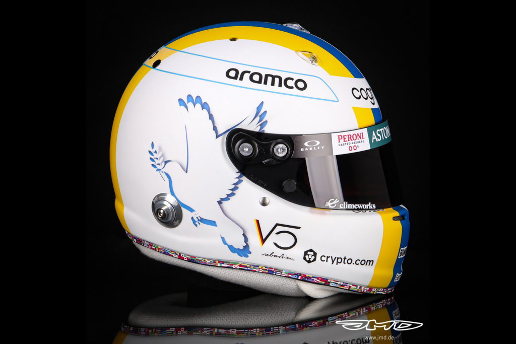 Formel 1 Vettel Ukraine Helm Bahrain Test 2022