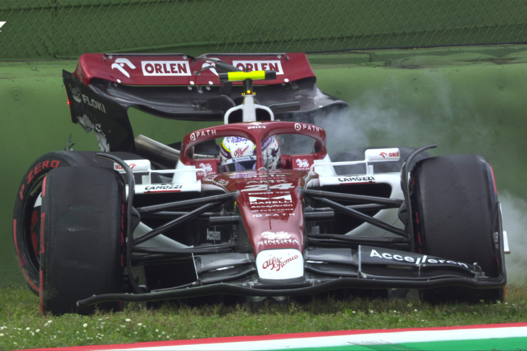Formel 1 Zhou Crash Alfa Romeo Imola Sprint 2022