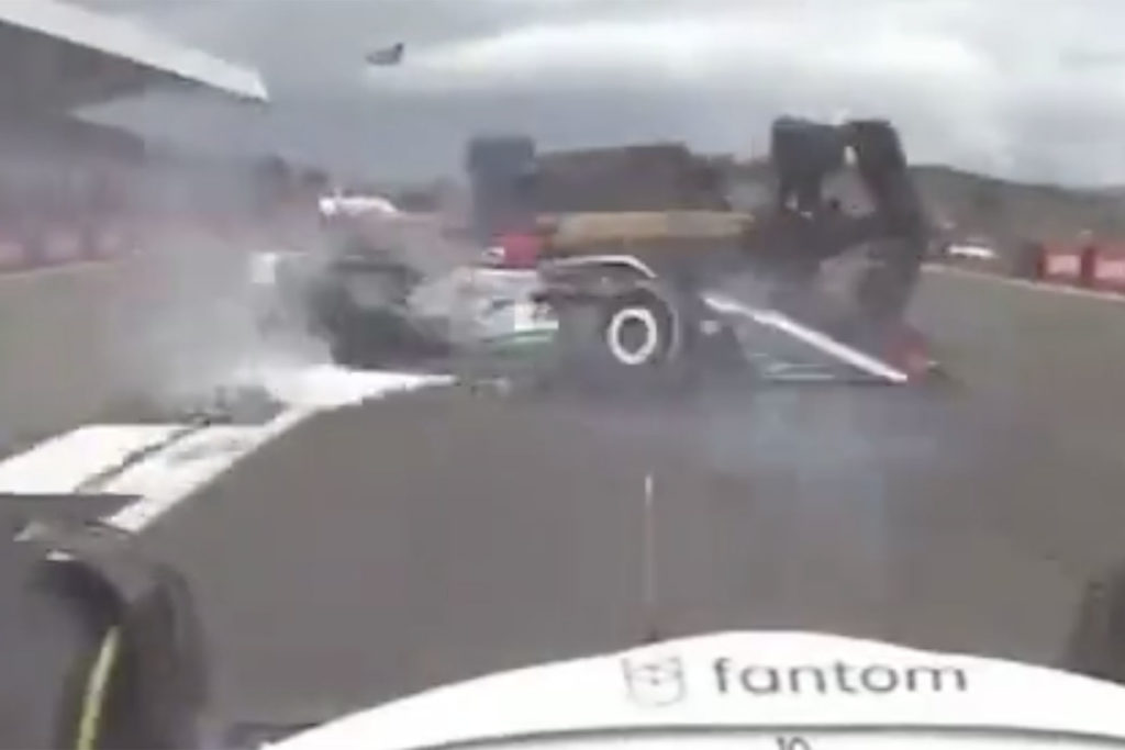Formel 1 Crash Silverstone Zhou Russell Großbritannien GP 2022