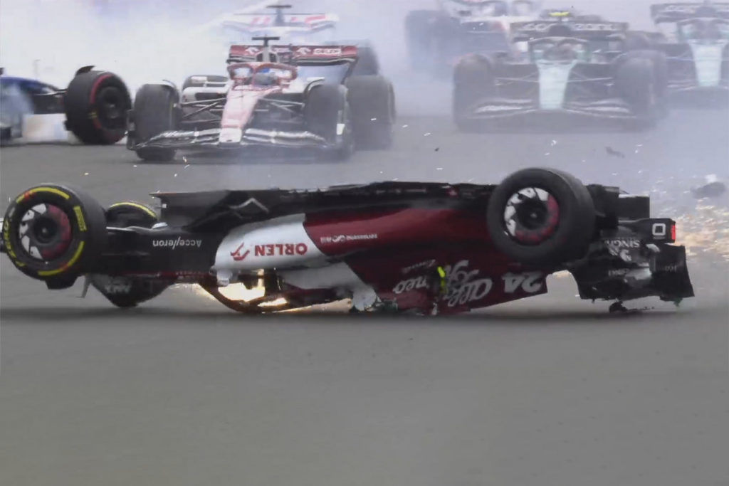 Formel 1 Silverstone Crash Zhou Großbritannien GP 2022