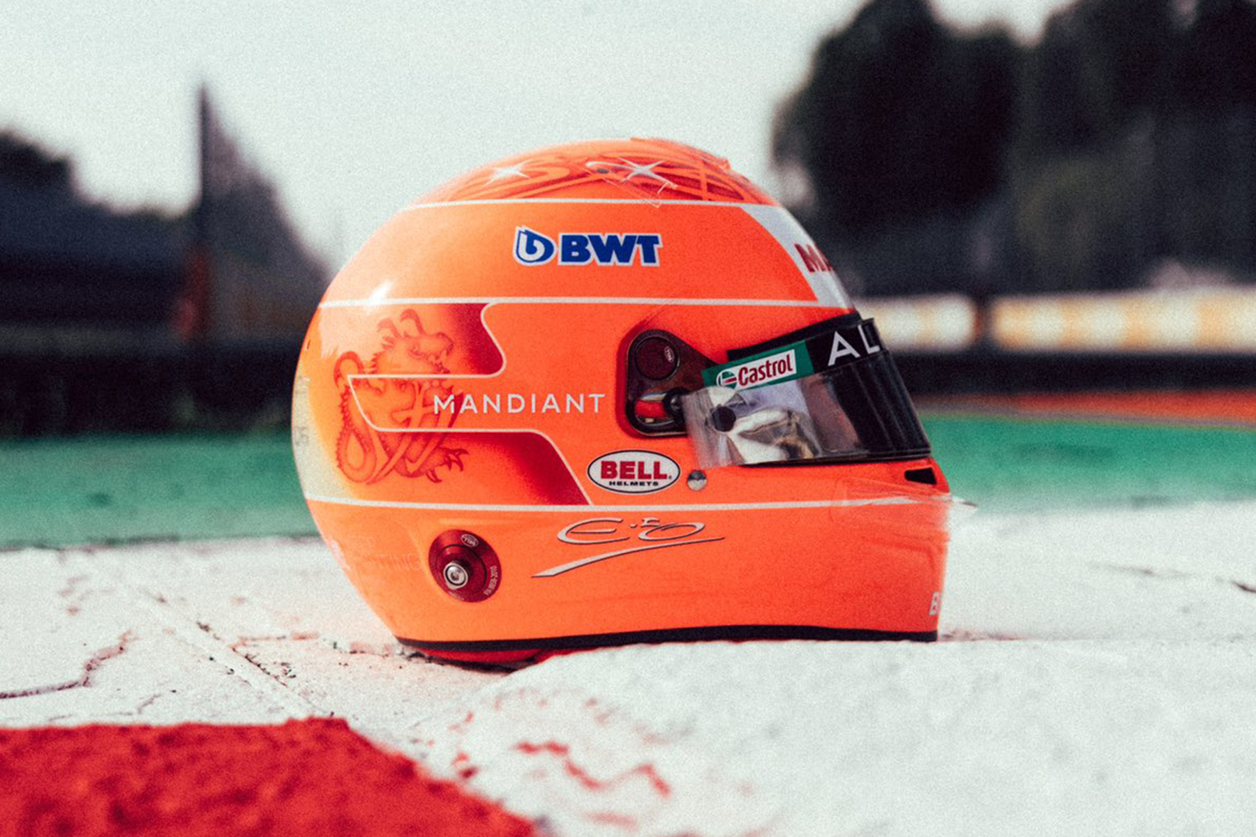 Formel 1 Ocon Michael Schumacher Helm Monza 2022