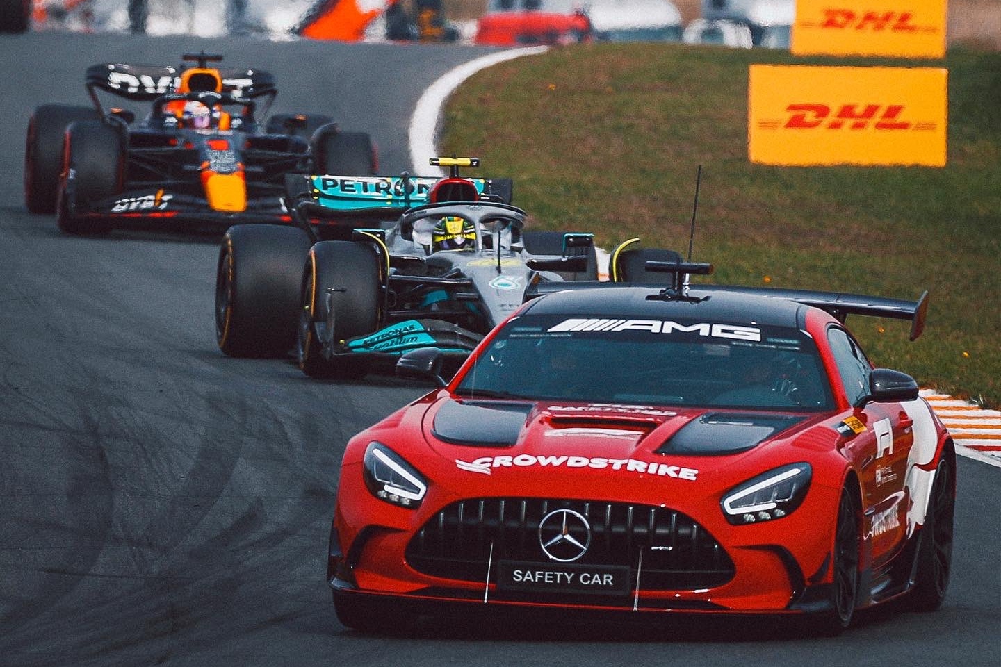 Formel 1 Lewis Hamilton Max Verstappen Mercedes Red Bull Zandvoort Niederlande GP 2022
