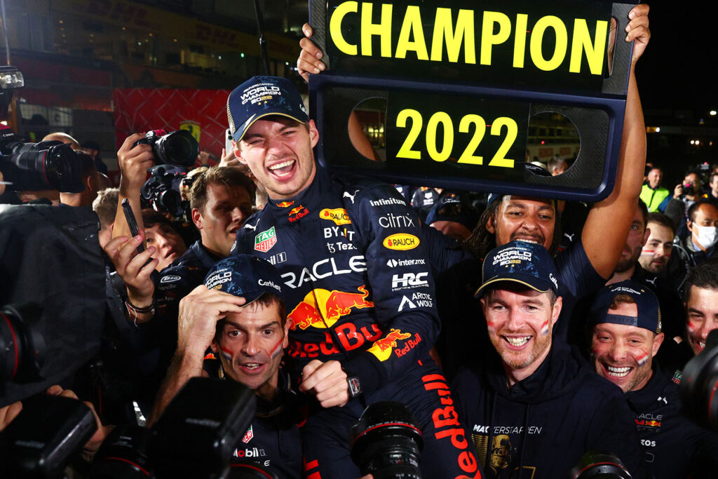 Formel 1 Max Verstappen Red Bull Japan GP 2022 Weltmeister Titel Nr. 2

Ralf Schumacher 