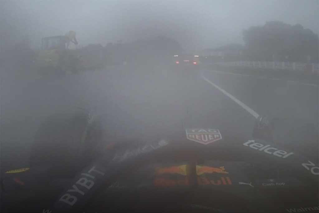 Formel 1 Verstappen Traktor Japan 2022