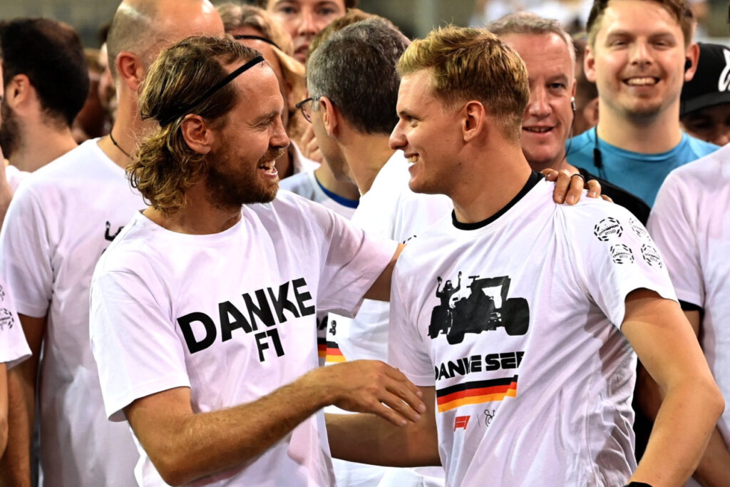 Formel 1 Mick Schumacher Sebastian Vettel Haas Aston Martin Abu Dhabi 2022