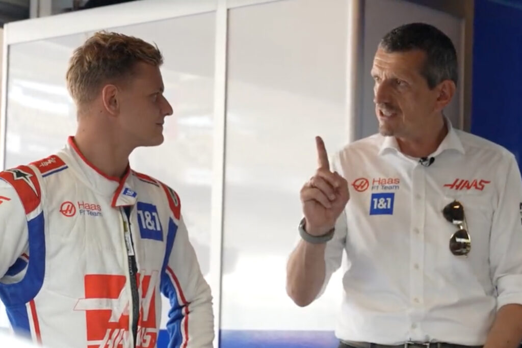 Formel 1 Mick Schumacher Günther Steiner Haas Abu Dhabi 2022