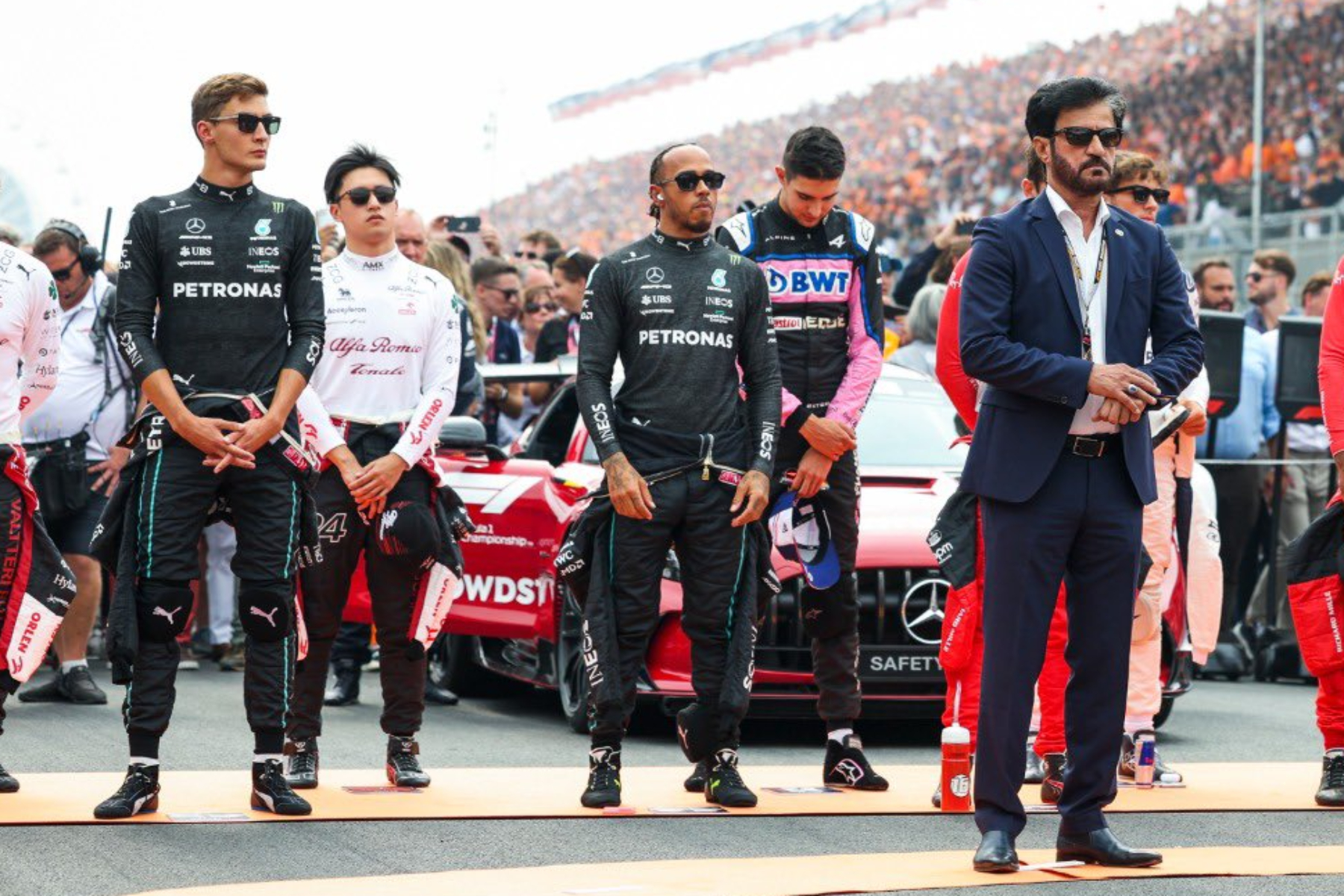 Formel 1 George Russell Guanyu Zhou Lewis Hamilton Esteban Ocon Mohammed bin Sulayem Grid Zandvoort Holland GP 2022