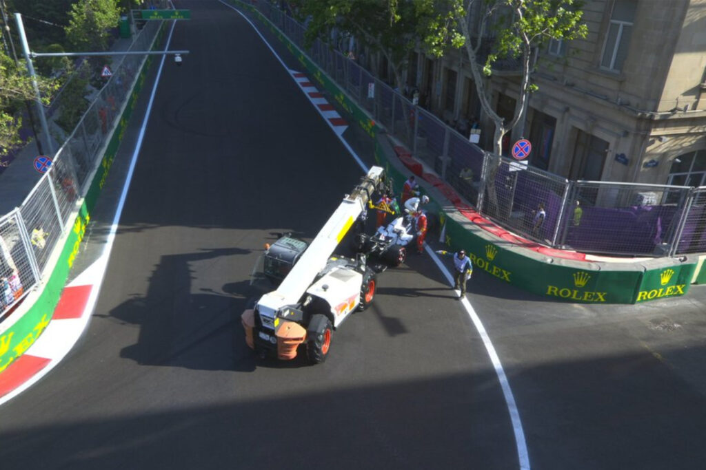 Formel 1 Nyck de Vries AlphaTauri Crash Aserbaidschan Baku 2023