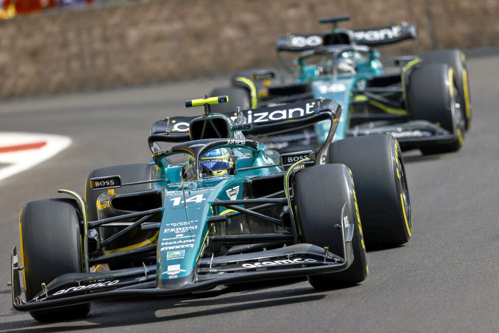 Formel 1 Lance Stroll und Fernando Alonso. Credit: Aston Martin