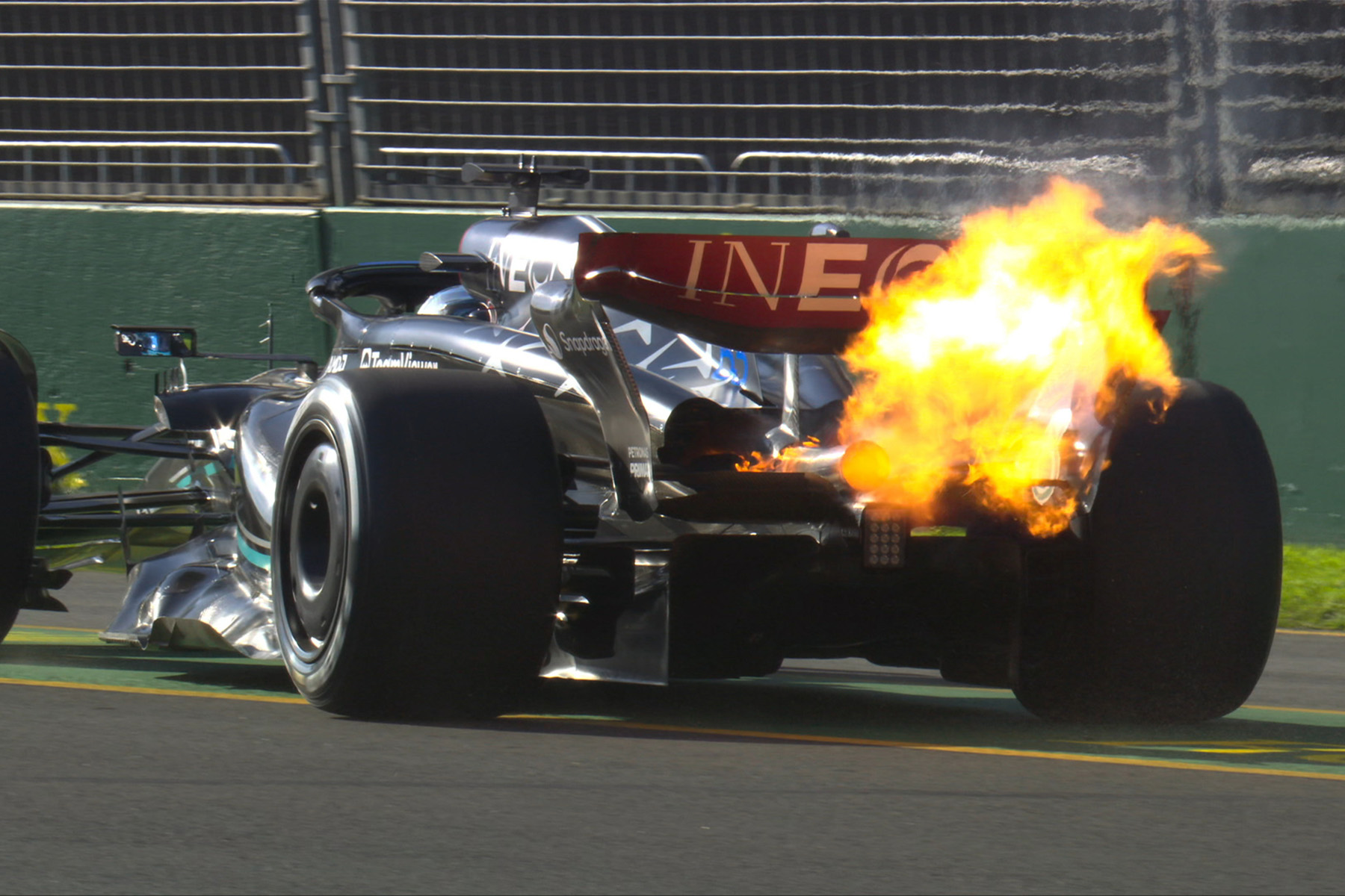 Formel 1 Russel Mercedes Motor Australien 2023 01