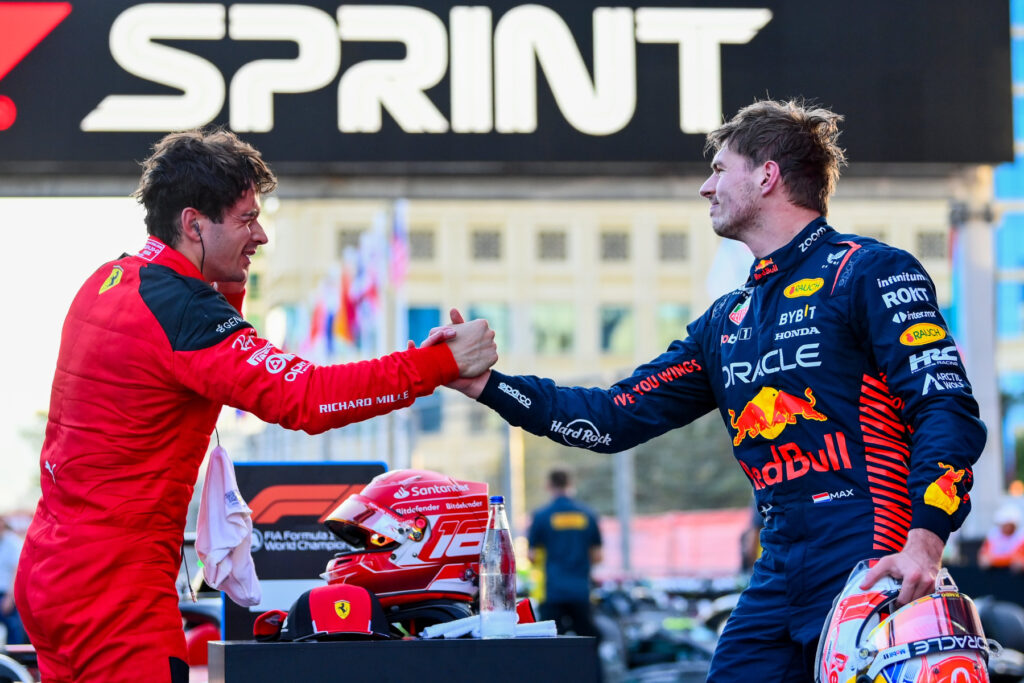 Formel 1 Charles Leclerc Max Verstappen Ferrari Red Bull Aserbaidschan Sprint 2023