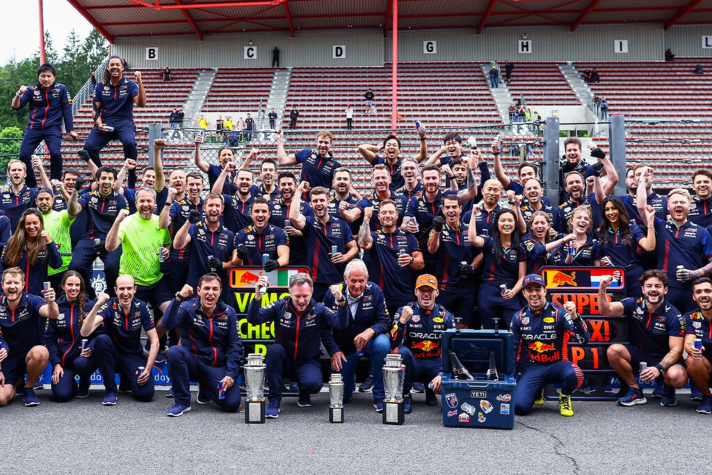 Formel 1 Christian Horner Helmut Marko Max Verstappen Sergio Perez Red Bull Spa Belgien GP 2023