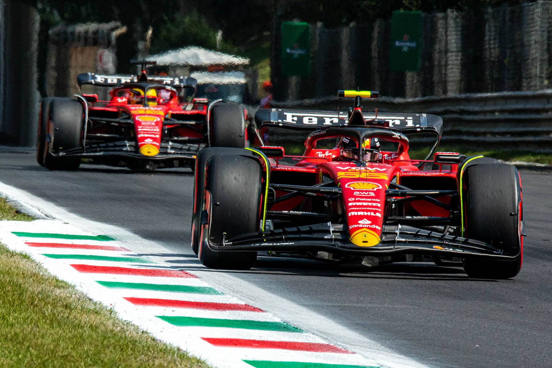 Formel 1 Carlos Sainz jr. Charles Leclerc Ferrari Monza Italien 2023
