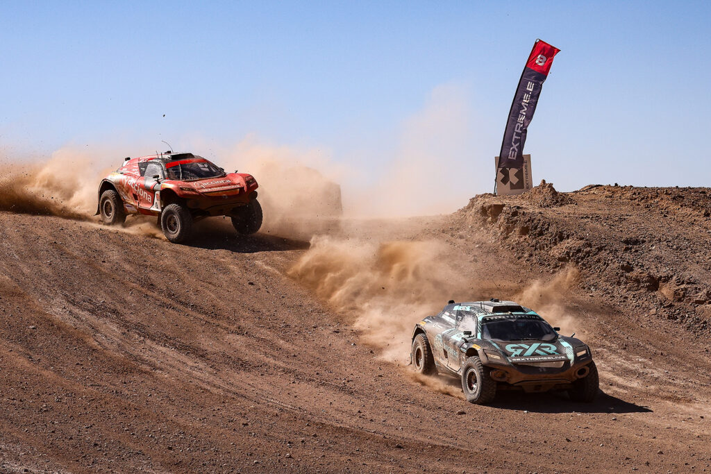 Mikaela Ahlin-Kottulinsky (SWE) / Johan Kristoffersson (SWE), Rosberg X Racing, leads Laia Sanz (ESP) / Mattias Ekstrom (SWE), Acciona | Sainz XE Team. Credit: Colin McMaster / Extreme E