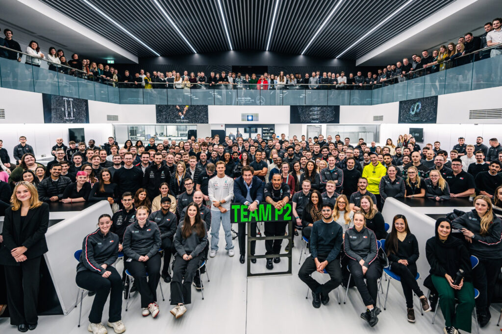 Formel 1 Mick Schumacher Toto Wolff Lewis Hamilton Mercedes Weihnachtsfeier Werk 2023