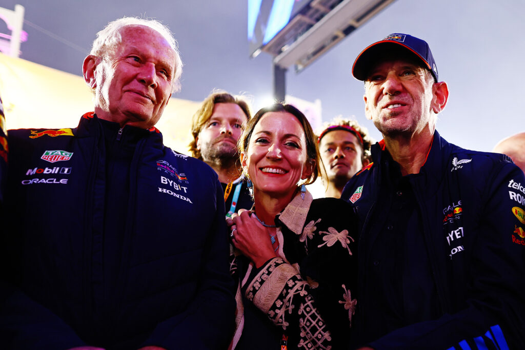 Formel 1 Dr. Helmut Marko, Amanda Smerczak und Adrian Newey. Credit: Red Bull Content Pool Bahrain 2024