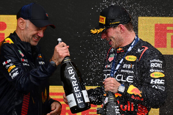 Formel 1 Red Bull Adrian Newey und Max Verstappen