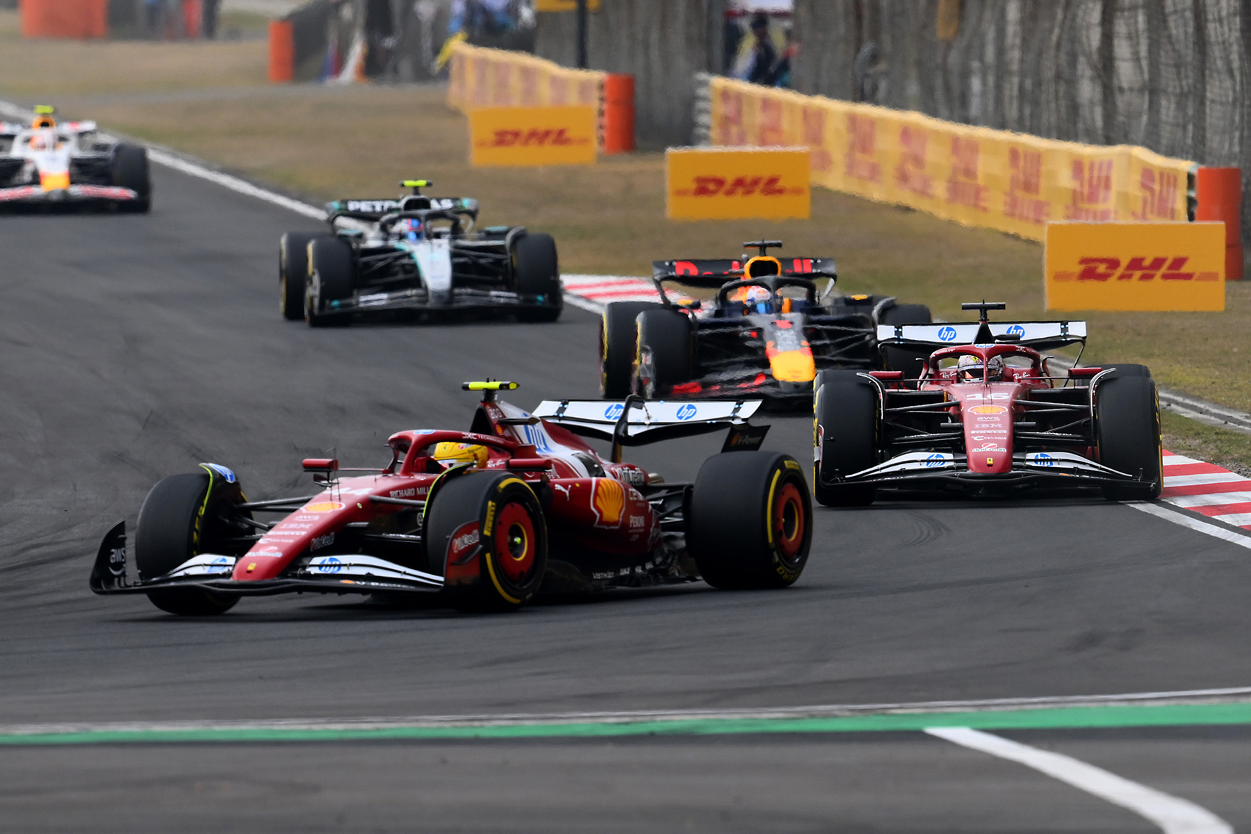 Formel 1 Lewis Hamilton und Charles Leclerc Ferrari China 2025