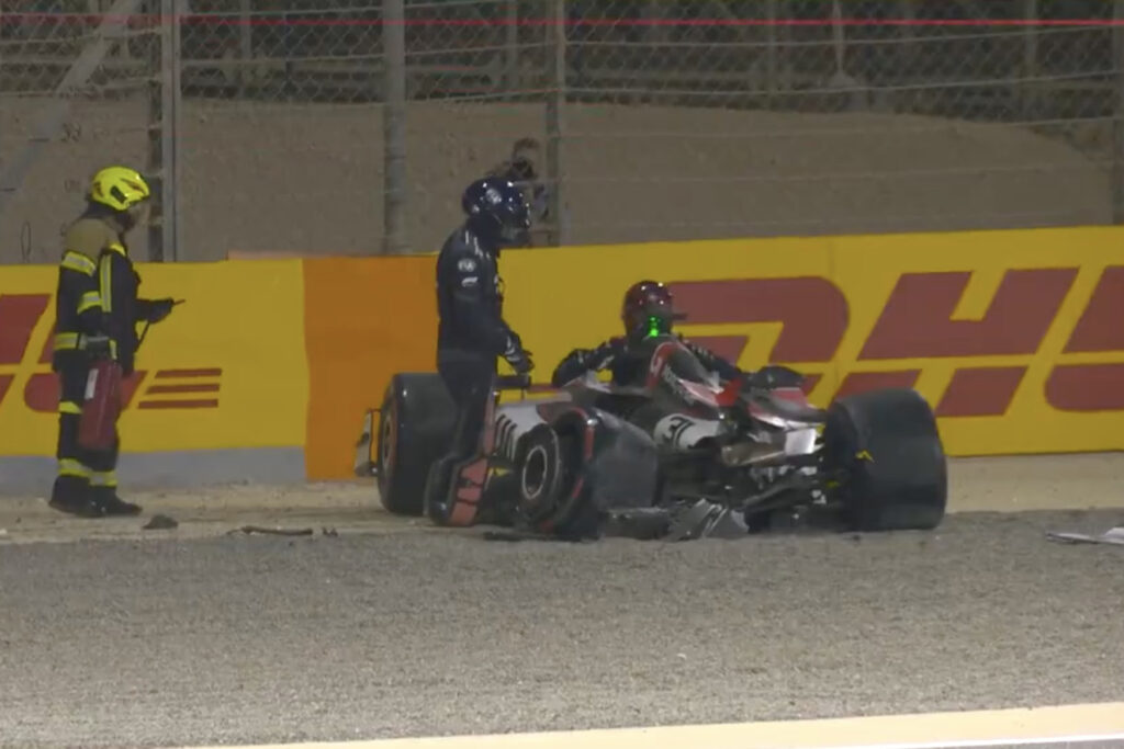 Formel 1 Ocon Haas Crash Bahrain 2025
