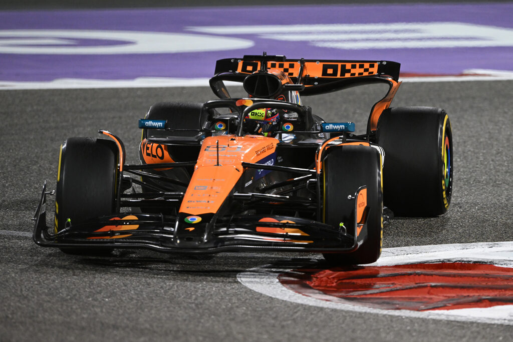 Formel 1 Oscar Piastri McLaren Bahrain 2025