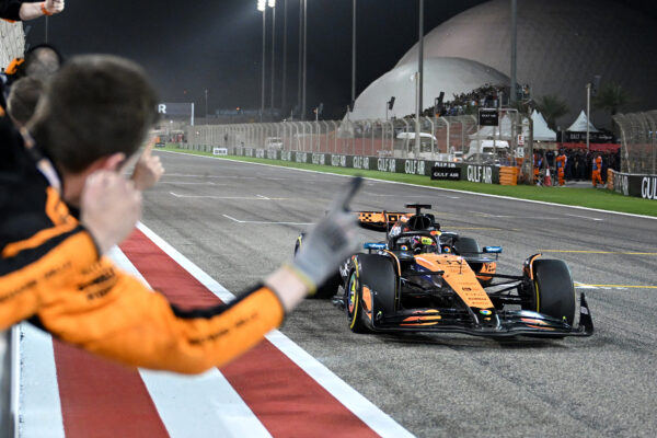 Formel 1 Oscar Piastri McLaren Bahrain Sieger 2025