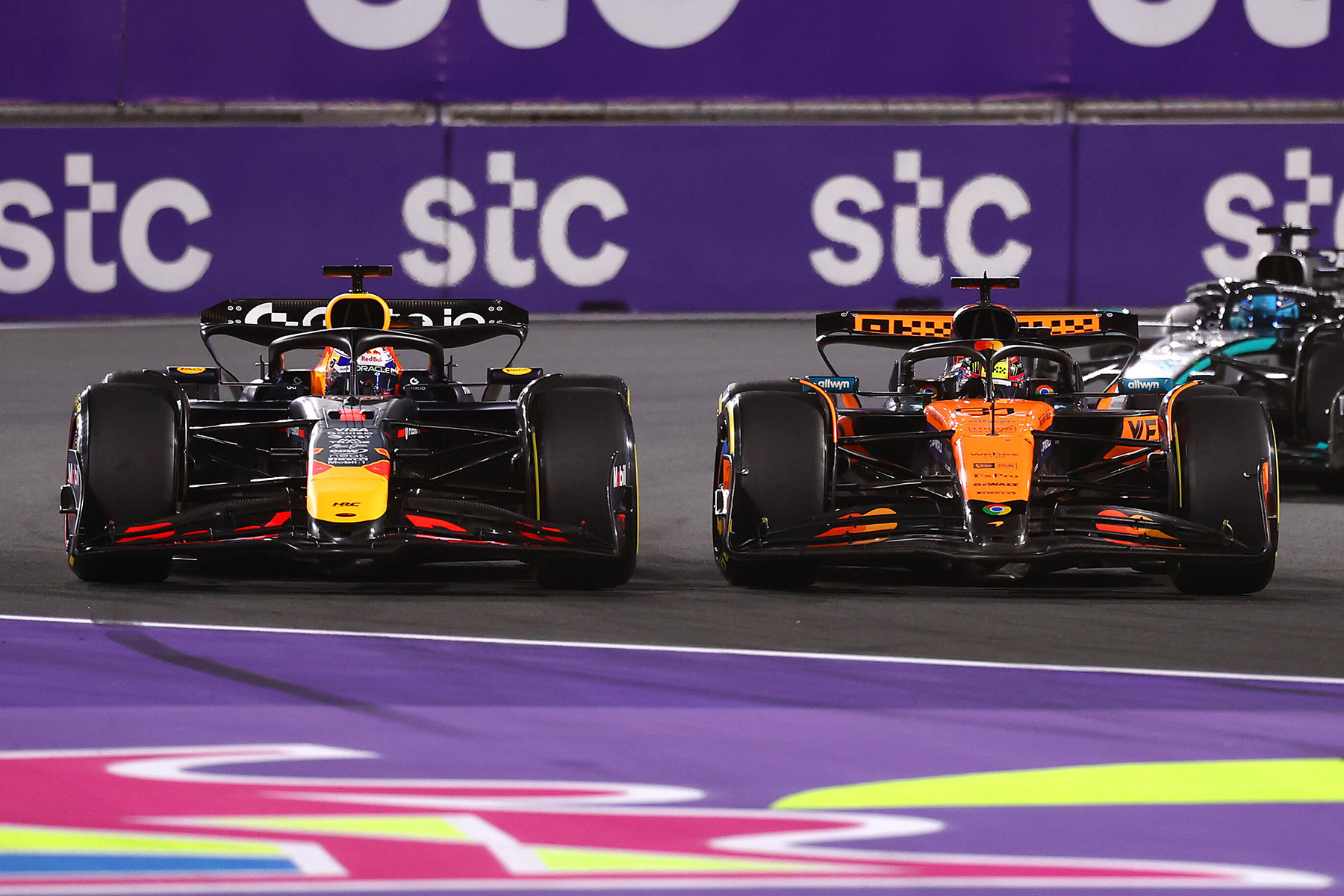 Formel 1 Max Verstappen und Oscar Piastri McLaren Red Bull Saudi Arabien 2025