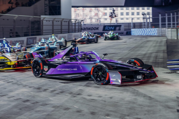 Porsche holt gleich zwei WM-Titel in der Formel E