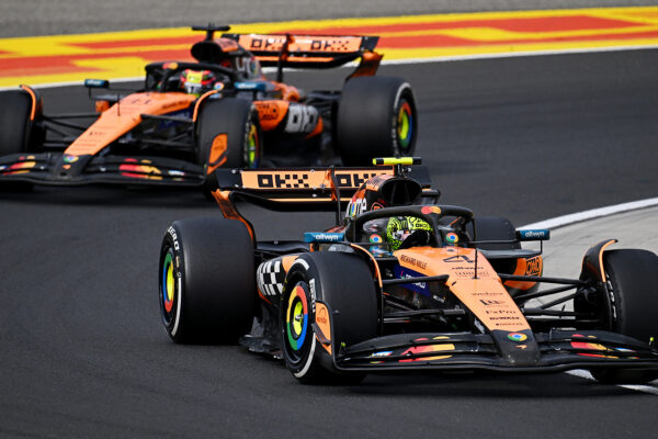 Formel 1 Lando Norris und Oscar Piastri McLaren Ungarn 2025