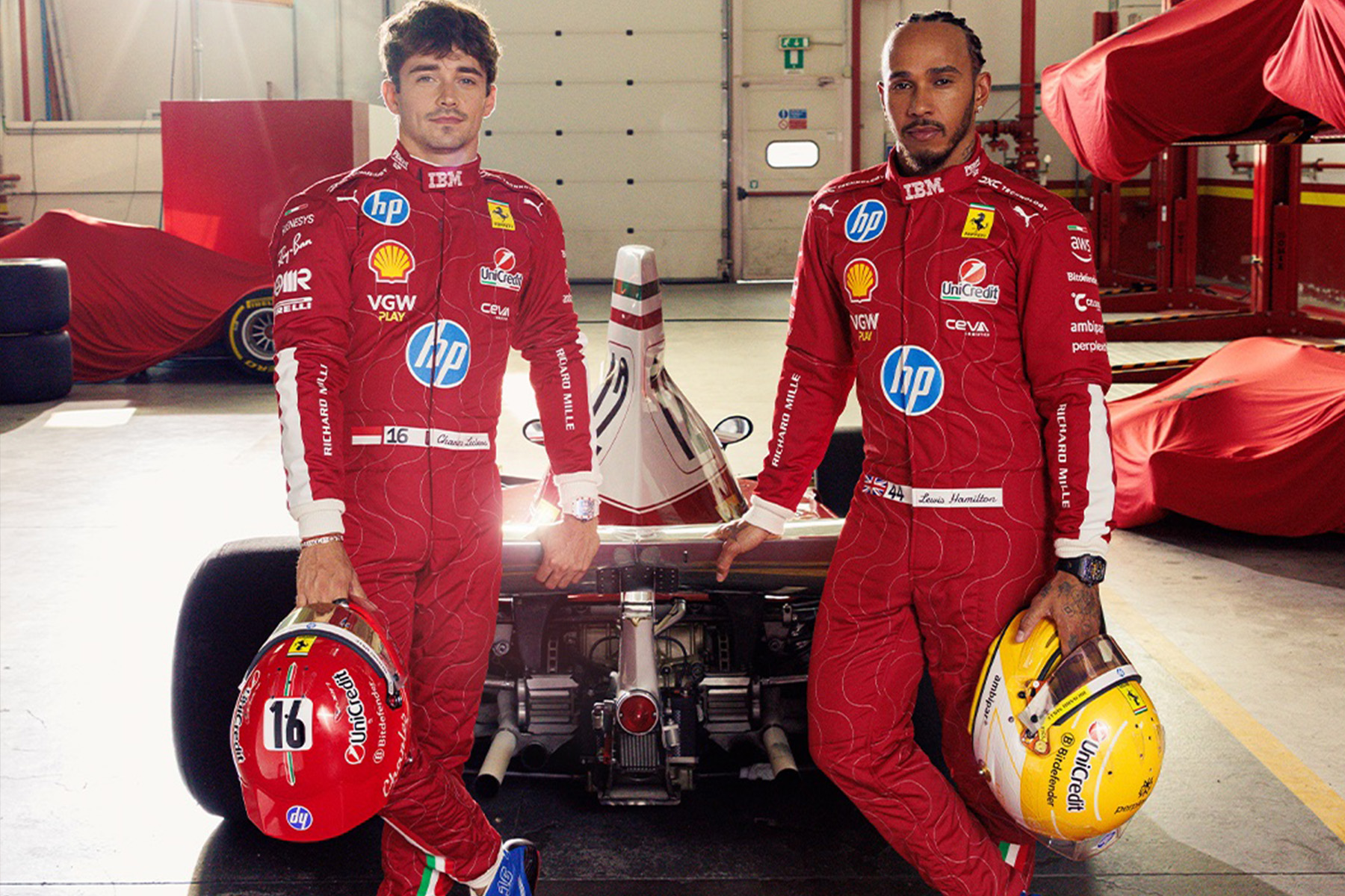 Leclerc und Hamilton, Credit: Ferrari