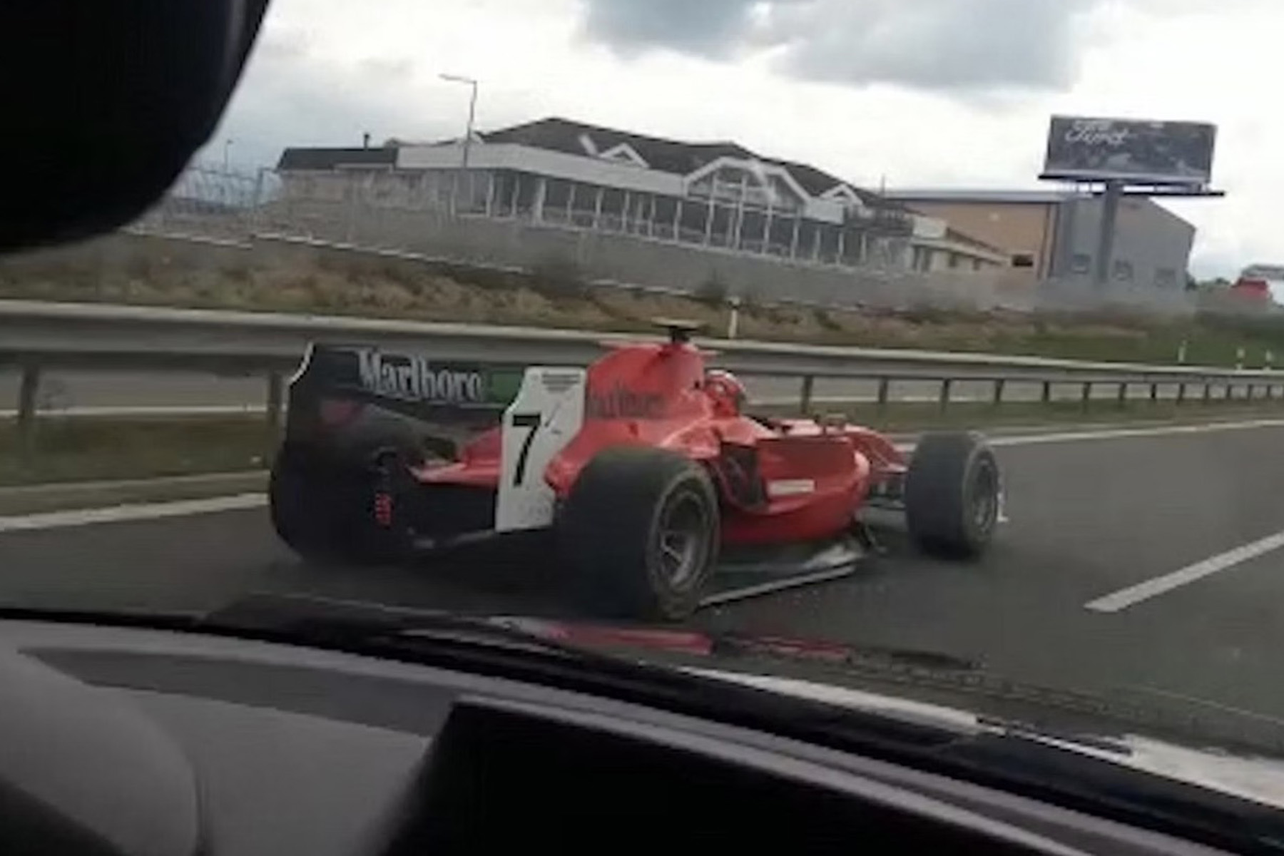 Michael Schumacher Fake-Ferrari auf der Autobahn