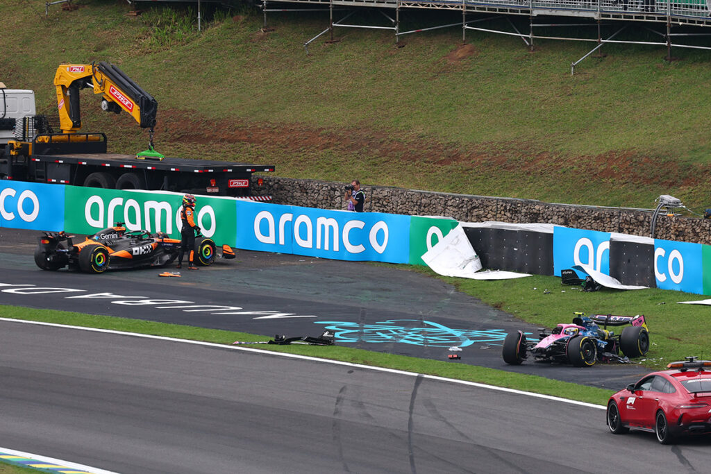 Formel 1 Oscar Piastri McLaren Brasilien Sprint Crash 2025