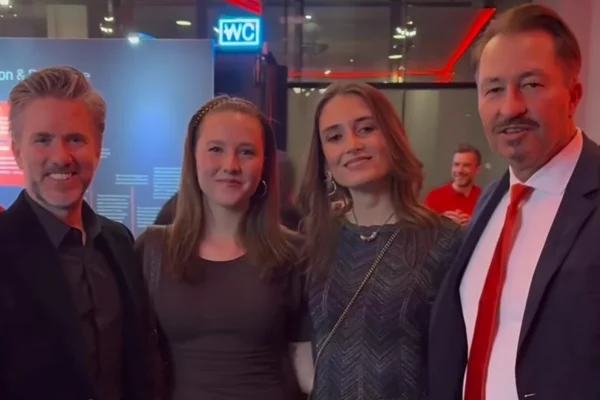 Nick Heidfeld (l.) und Heinz-Harald Frentzen (r.) mit ihren Töchtern, Credit: lea_frentzen / Instagram