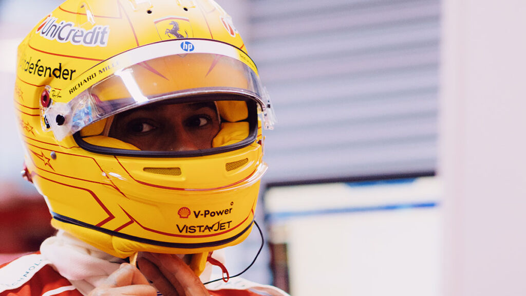 Multitasking im Ferrari: Hamilton setzt sich selbst unter Druck