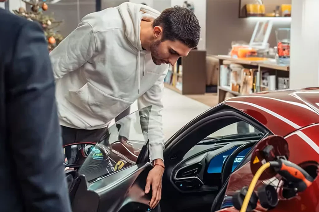 Esteban Ocon, Ferrari 296 GTB, Credit: Charles Pozzi Group